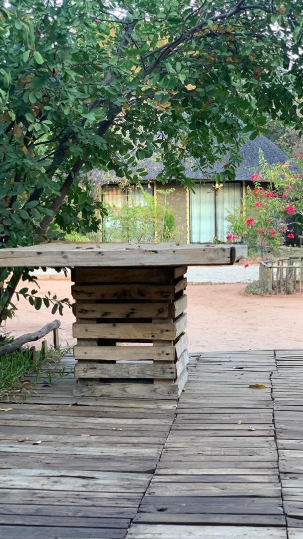 Jungle Breeze Home Stay Касане Екстериор снимка