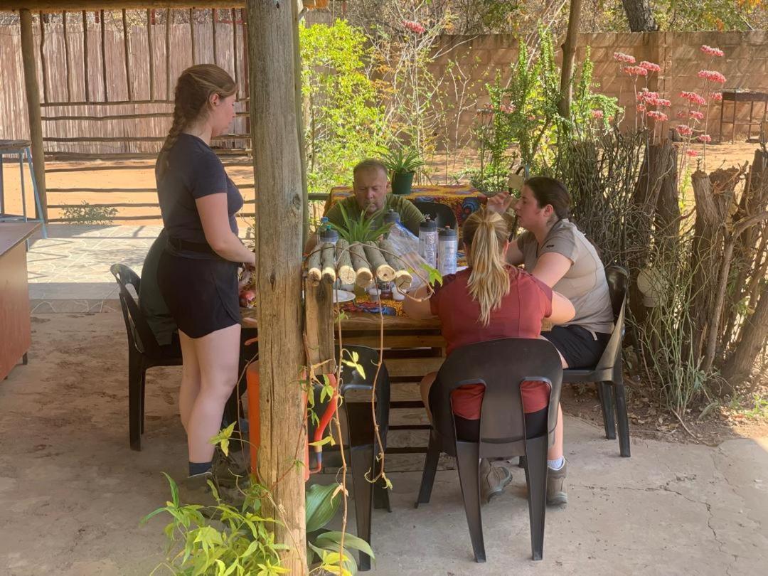 Jungle Breeze Home Stay Касане Екстериор снимка