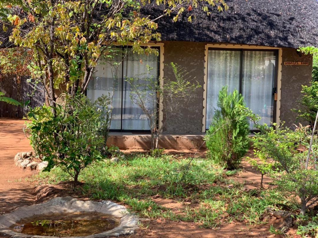 Jungle Breeze Home Stay Касане Екстериор снимка