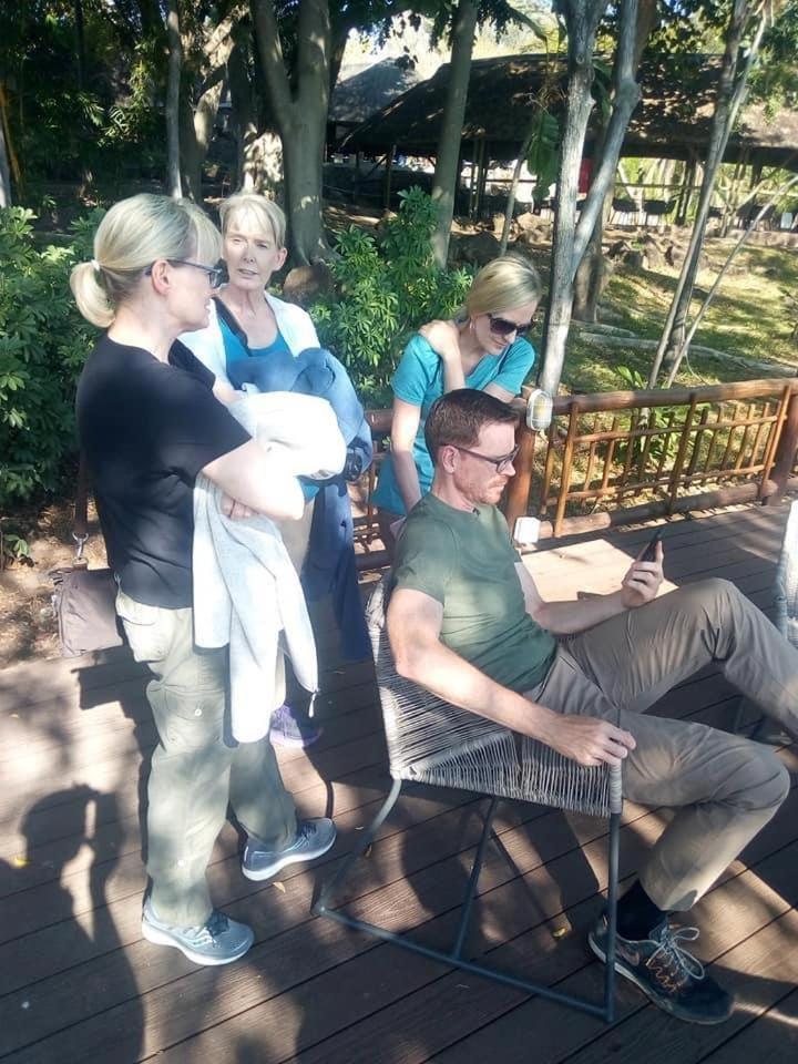 Jungle Breeze Home Stay Касане Екстериор снимка